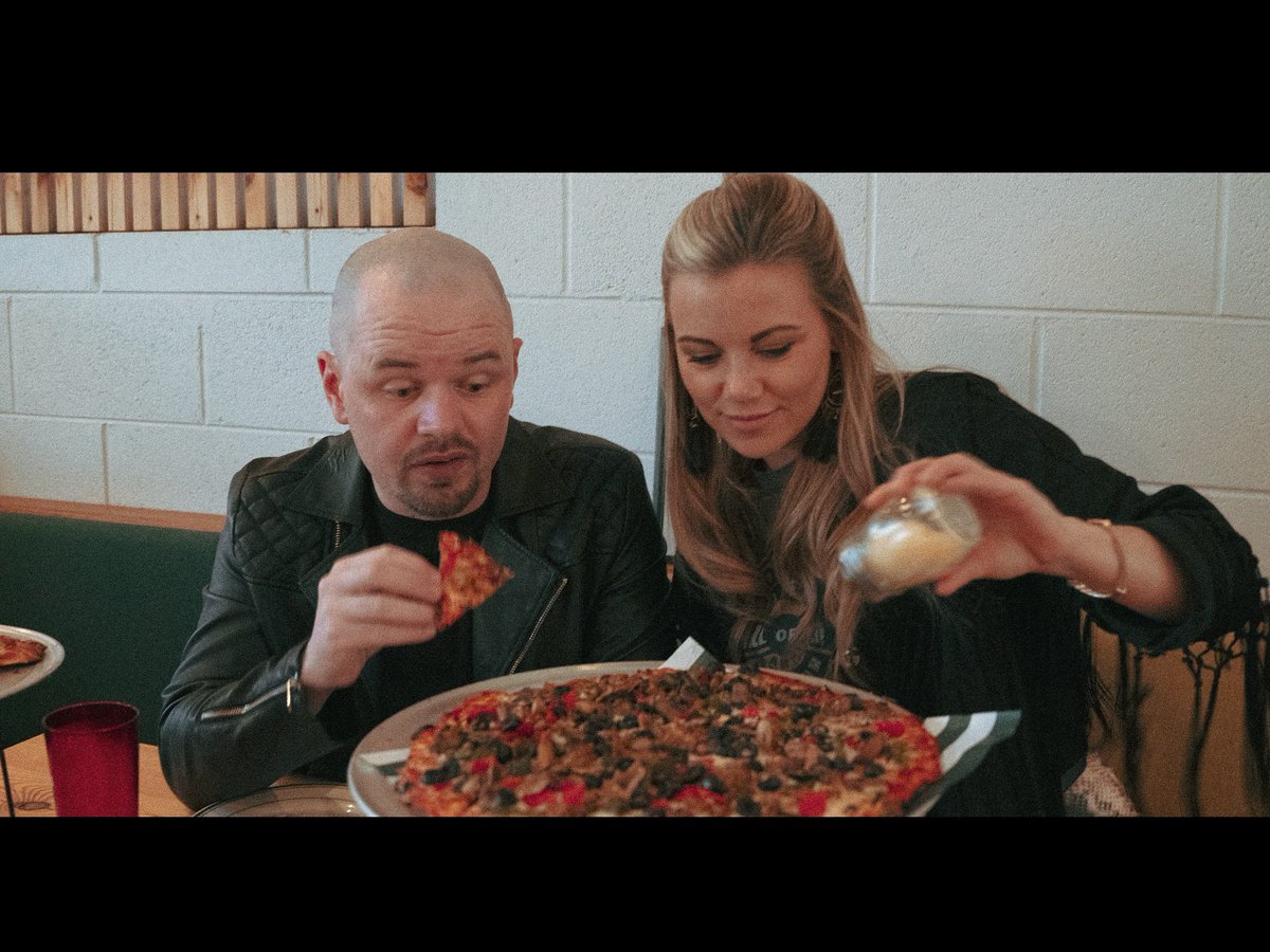 KirstieKraus's tweet photo. Nothing beats a hot slice of pizza with great company! 🍕👫 But the real question is: what's your go-to pizza topping? 🤔
@Tomidivide and I filmed yesterday! 🎥
Shame it wasn’t pineapple 🍍
#PizzaParty #Foodie #musicvideo #waigl #thomaskavanagh #kirstiekraus https://t.co/EHD1L53HOD