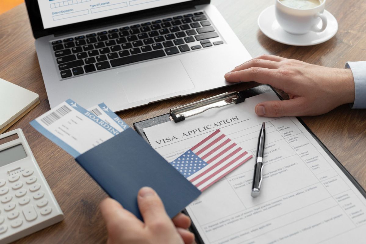 travelobiz's tweet photo. How to Ensure Smooth Visa Application Process: Tips for Travellers from VFS Global
#eVisa #SchengenVisa #tips #VFSGlobal #VISA #VisaDelay #VisaProcessingTime #VisaUpdate
https://t.co/xtJXvGfCo6 https://t.co/hdV5AzMXuT