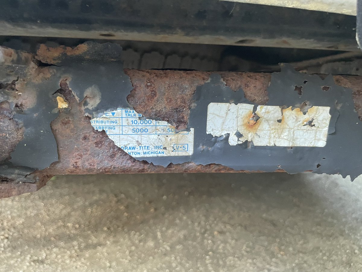 JonathanNSnyder's tweet photo. @DrawTiteHitches I’m refurbishing the hitch on my 89 Grand Wagoneer - can I get a couple new stickers? https://t.co/fkEb38RD35