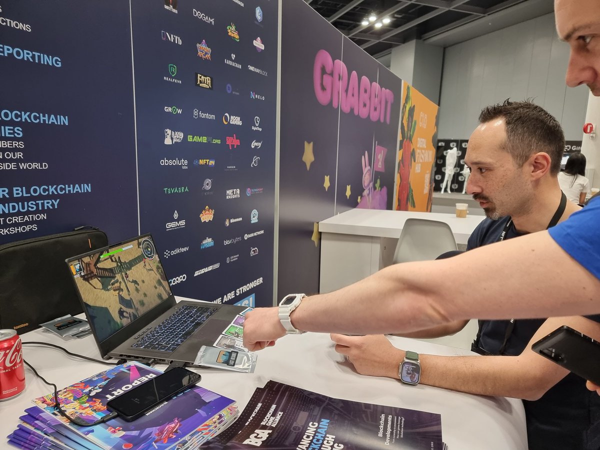 Check out <a href="/borgetsebastien/">Sebastien 🏞</a> trying to beat my score on <a href="/SkyInteractive/">Blue Sky Interactive</a> 's Last Resort... Bon chance. 😏