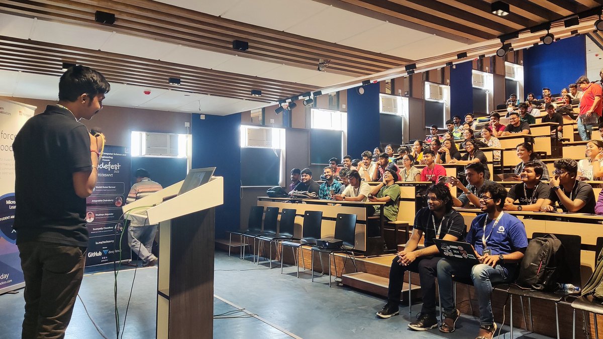 dscjisu's tweet photo. Big shoutout to @imanishbarnwal for an amazing session at Codefest 2023! 🙌 Your insights on open source and @github were invaluable, and our community of coders learned a lot. Thank you for sharing your knowledge and expertise with us! #Codefest2023 #GitHubCampusExpert https://t.co/zN98TSx1uk