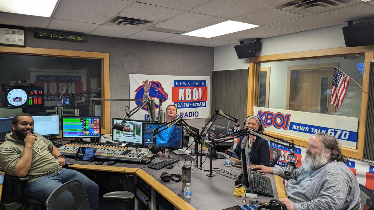 rideVRT's tweet photo. Check it out! Our CEO- Elaine Clegg is on @KBOIRadio this morning! Tune in to hear about all the updates in the Transit world ππ
#ridevrt #idahotransit https://t.co/9mqigrTsvb