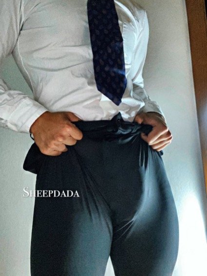 SEEKER4576's tweet photo. @yangdada198 in formal clothes 
So hot daddy 🥵🥵🥵
#杨一达
#杨达达
#达达先生
#sheepdada23
#dadabigdiao
#yangdada198
#sheepdada https://t.co/mmwyigin81