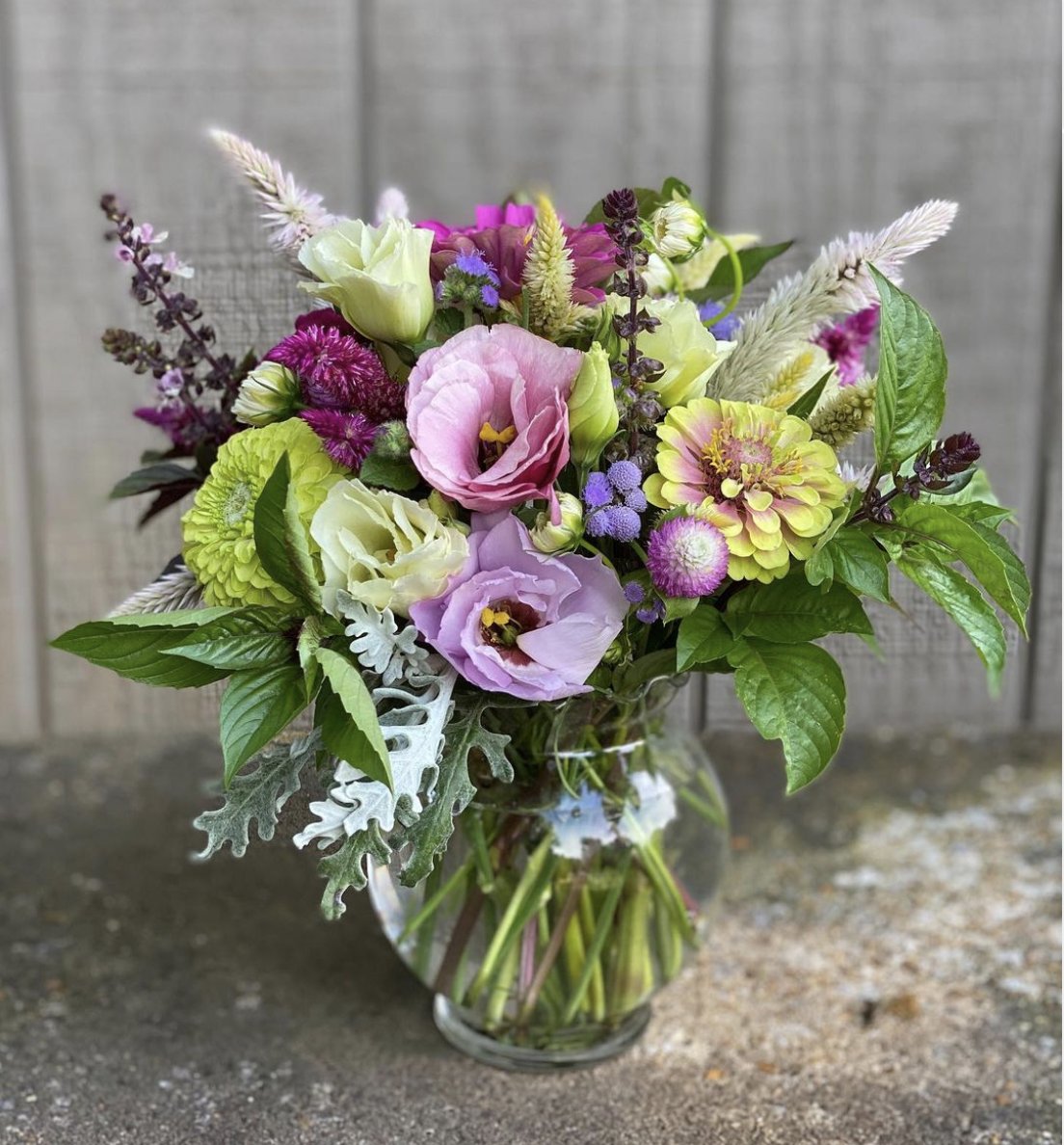 Blooming season is in full swing at @1818farms, and we’d love to spend a moment taking in these lovely blossoms.

#southernladymag #repost #flowers #spring #springflowers #springinthesouth #prettyflowers