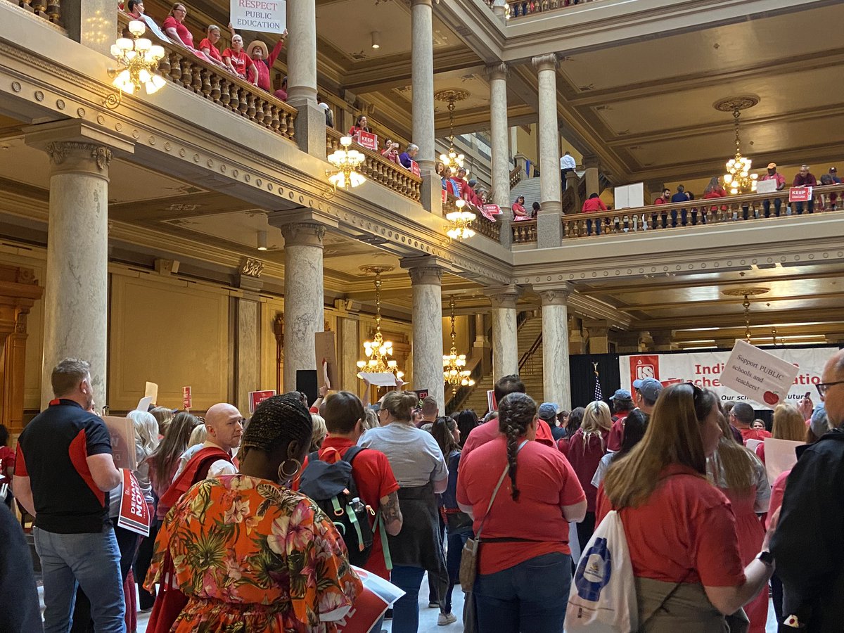 egdesantis's tweet photo. For @wtiunews : hundreds of teachers gathering today to pack the Indiana Statehouse to lobby legislators for higher funding for public education— chanting “save our schools.” https://t.co/plSwFXCNUU