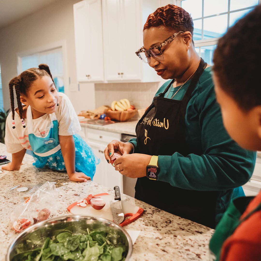 Get cooking from the comfort of your home with Erin and Aubrey with our free online cooking classes! 🧑‍🍳

Register now at uniteforher.org/foodforthought

#cooking #CookingTips #onlinecookingclasses