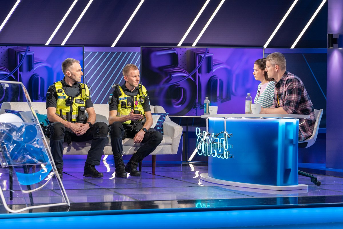 IllimarR's tweet photo. Täna kell 21.00 Kanal 2 Õhtu saates: räägime abipolitseinikuks olemise võludest ja saab ka teada, miks Tõnis ja Margus abipolitseinike ridadesse astusid ja millised on olnud nende erilisemad väljakutsed.

Liitu ka sina abipolitseinike perega, vaata https://t.co/IOzAaurrIA https://t.co/ayvVD9YNNk