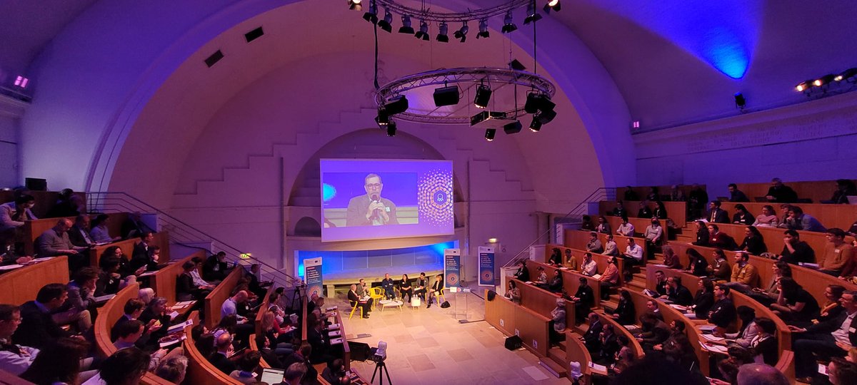 UEFrance's tweet photo. 👩‍🔬 Avec @sup_recherche, nous célébrons aujourd'hui 𝟏 𝟓𝟎𝟎 𝐥𝐚𝐮𝐫𝐞́𝐚𝐭𝐬 du Conseil européen de la recherche en France 🇫🇷

Créé en 2007, l'@ERC_Research soutient l'excellence scientifique à travers l'Europe 🇪🇺

La France est le 2ème pays en termes de financements du CER 🥈 https://t.co/kaQGE74Hfd