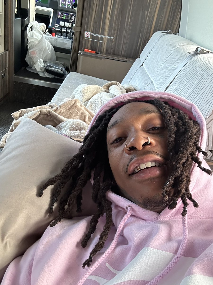 Wiz Khalifa tweet media