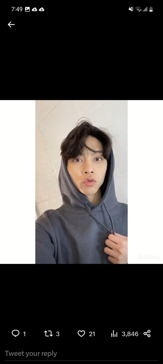 kihtiddies's tweet photo. @jjint0nik I- ........lemme go drown myself in holy water my thoughts be going wild https://t.co/bcMdWrOcPN