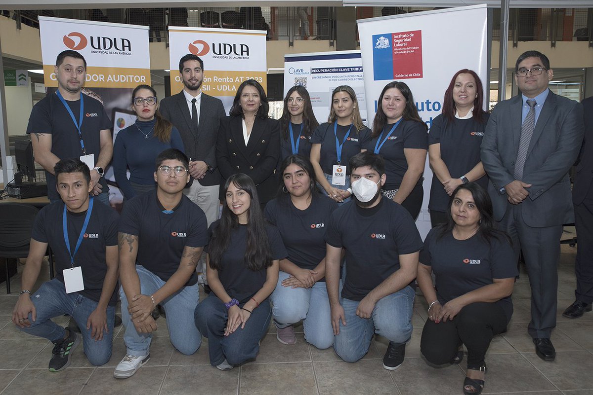 UDLA_CL's tweet photo. Estudiantes de último año de Contador Auditor, capacitados por fiscalizadores del #SII, ofrecen apoyo y orientación gratuita a contribuyentes en el proceso de #OperaciónRenta 2023, en el marco del convenio entre @SII_Chile  y #UDLA.
👉Toda la información: https://t.co/AMGrj2QbAx https://t.co/BVlmtLnfyS