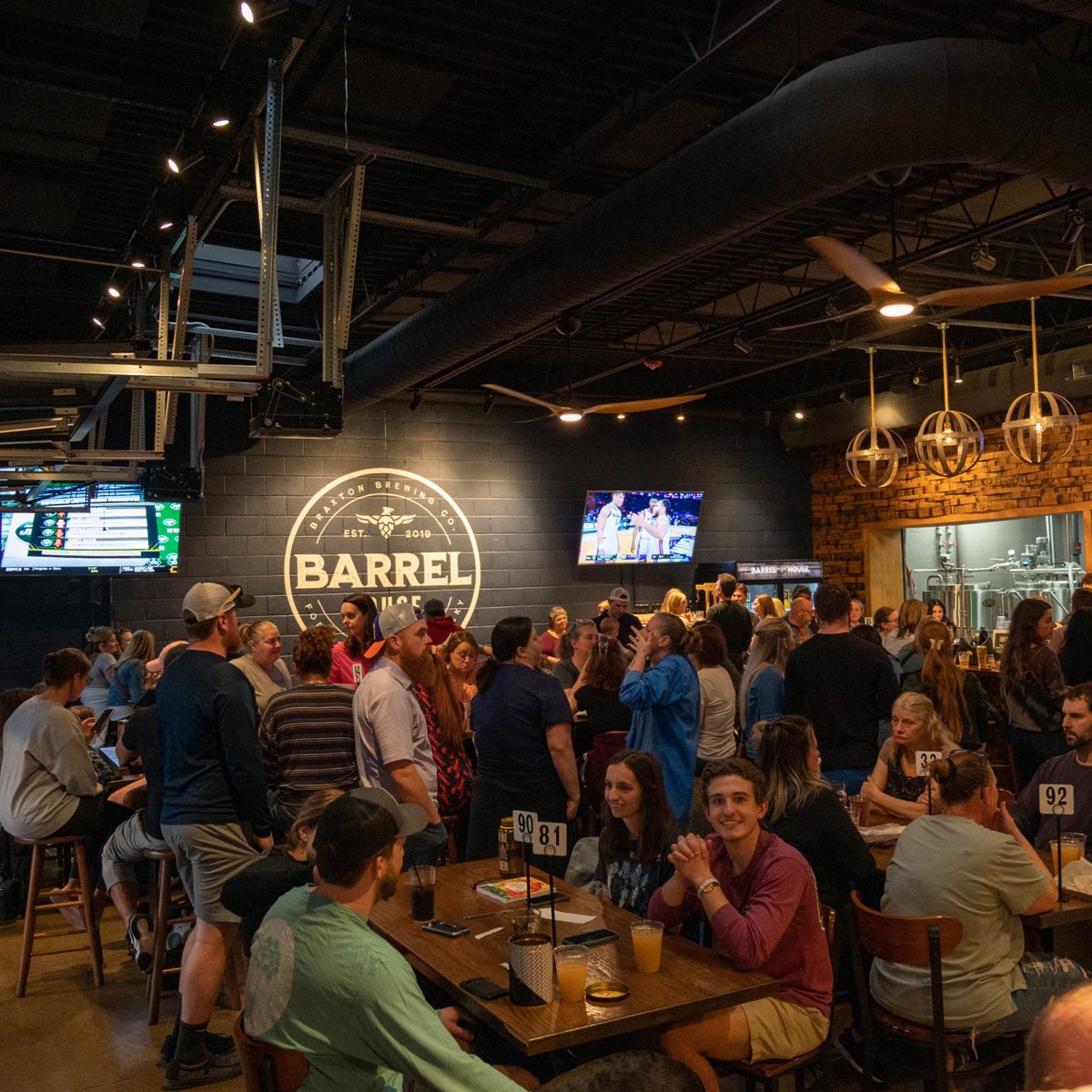 BraxtonBarrelhs's tweet photo. Put those thinking caps on and join us for a night of brain-teasing questions with Trivia night at the Barrel House. Trivia begins at 7 pm. Hope to see you there. Cheers! https://t.co/QFora9a4LE