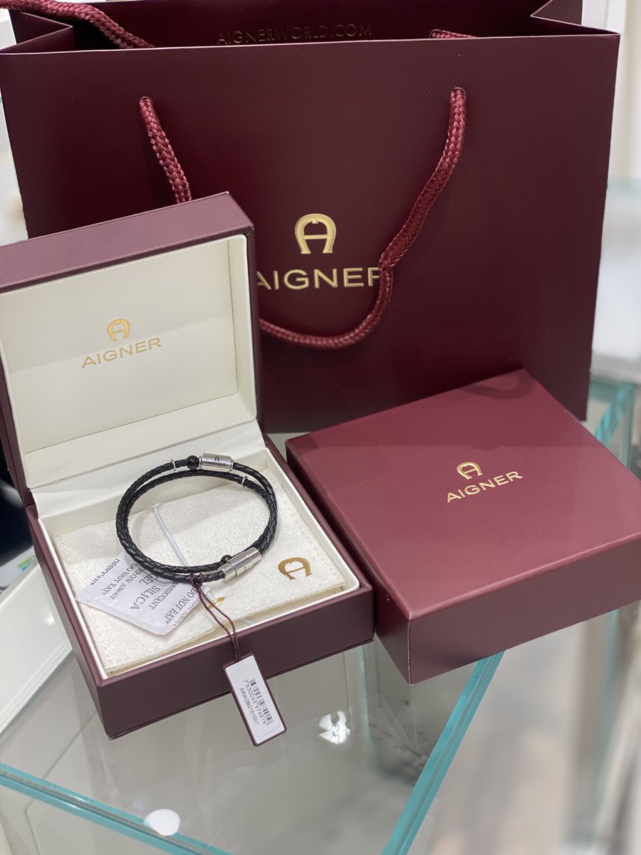 gifts_80's tweet photo. @gorgeous4ew #منسق_هدايا▁  Gift 🎁
متسوق شخصي ▁Shopper 🏃
ننسق هديتك بكل حب ونوصلها لمن تحب 
وتساب 0552979780

نهتم بادق التفاصيل
نتسوق من جميع البراندات العالمية والمحليه في الرياض https://t.co/iIS9GjjNo7