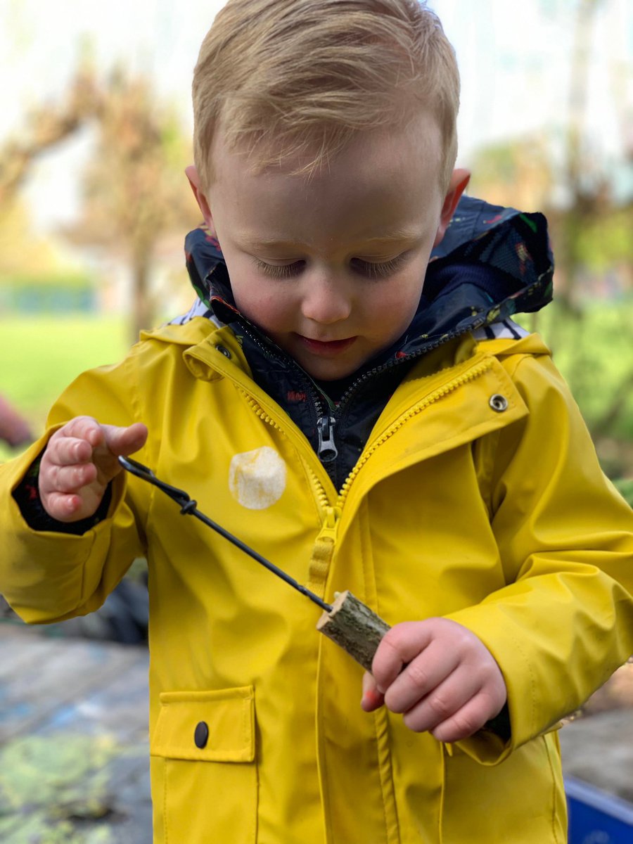 Fruitsforest16's tweet photo. I might only be 3 but today I have used a flint &amp; steel to light a piece of cotton wool. Used a saw, peeler, clamp and drill &amp; made a whistle! Risk taking at its best! @EYTagteam @Muddyfaces @cosydirect @OutdoorEdChat https://t.co/6whUn6JCYk