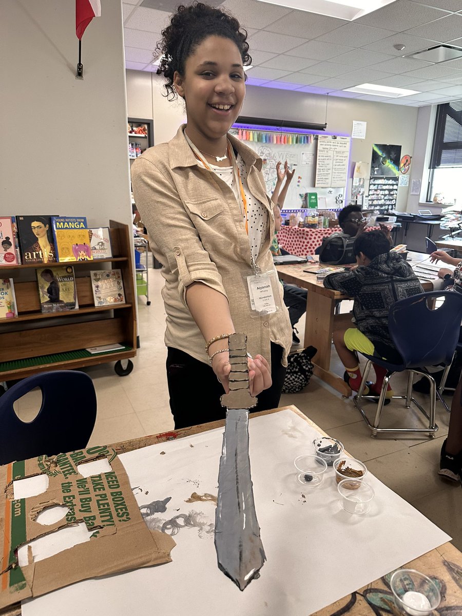 MsRiveira's tweet photo. This week in #artclass- as reward for great behavior and all work being turned in on time, students get to create #papermache swords! Students sketch their ideas, measure, cut and create all on their own! The #creativity has been amazing! https://t.co/IVUEqFnVV2