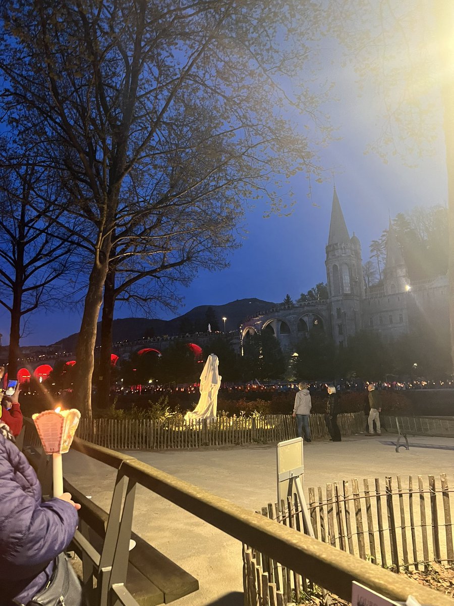 STM_RE's tweet photo. We absolutely loved helping out during Tuesday’s @HCPT torchlight procession! 🕯️❤️ #Group714 https://t.co/ZzWsSq4wA8