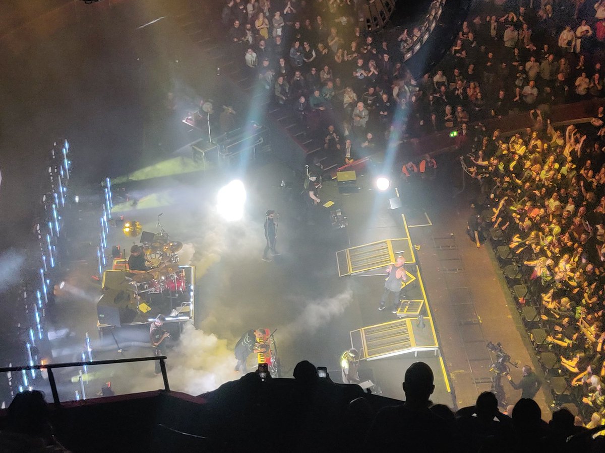 TESolutionsLTD's tweet photo. Daughtry rocked the hall in London.
Technical support 💪🏾

#teameventsolutions® https://t.co/rBcBD8Uy70