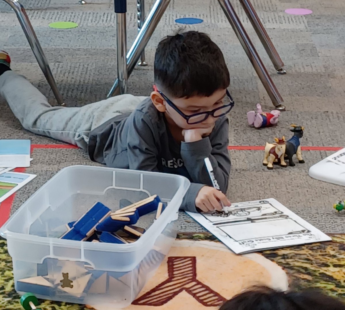 KoprivaMiss's tweet image. Planning the perfect bridge to get the 3 Billy Goats across... #prekstem @BlantonBulldogs