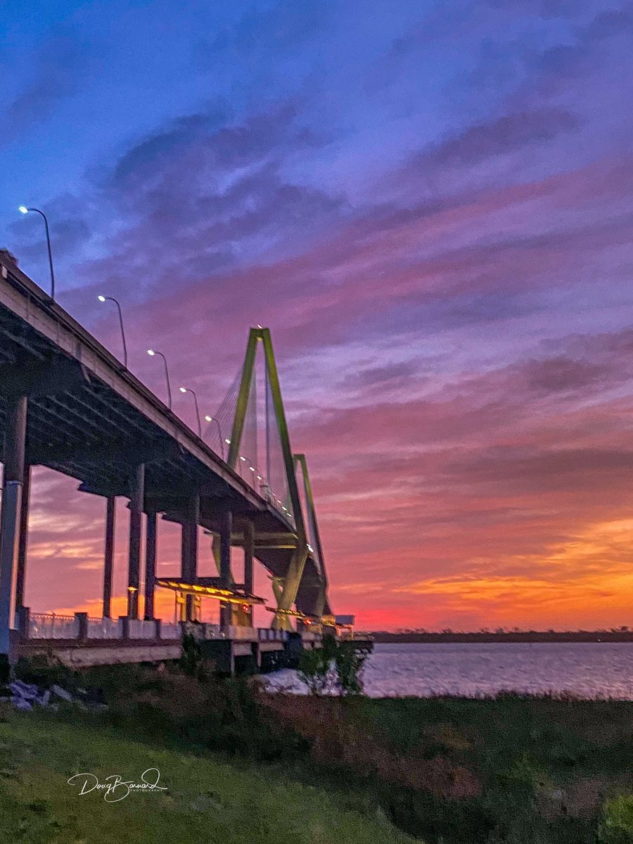 DougBarnardPics's tweet photo. It’s not an unsolicited opinion about a divisive political or social opinion so the algorithm won’t care, but here is a picture you can look at anyway
#Sunset #bridges #potd #canonUSA #algorithmlife #Charleston #SouthCarolina #seascape #parks #nature https://t.co/Q9Qk9VgxEG