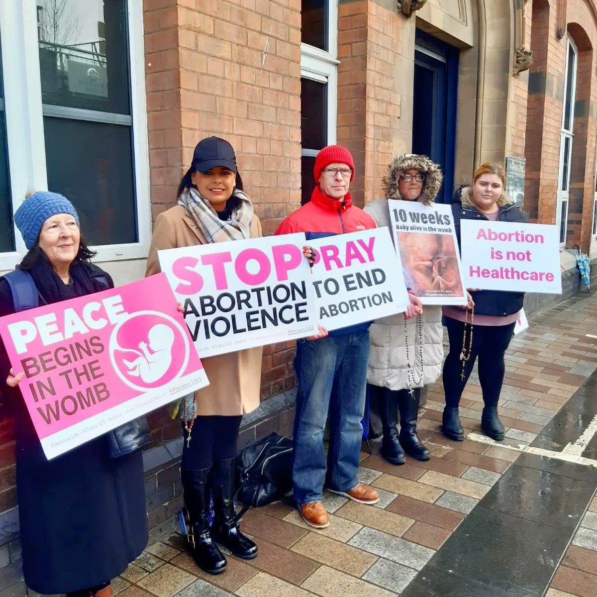 YouthforLifeNI2's tweet photo. Today, @PreciousLifeCom witness at College Street abortion centre in Belfast, reaching out to abortion-vulnerable women with an extensive range of life-affirming solutions to abortion.
#SupportBoth https://t.co/wfePuA7pL9