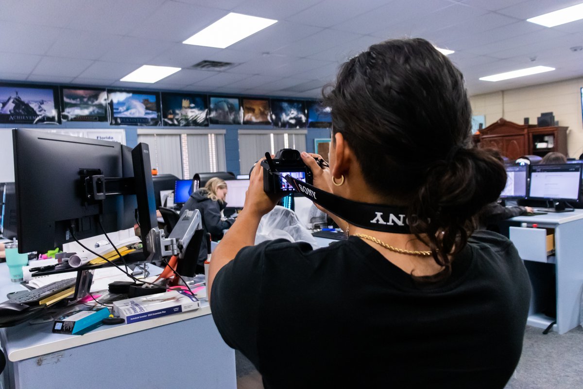 HunterKfptc's tweet photo. Filming The different classes at Florida Panhandle Technical College || #FPTC #PHOTOGRAPHY #videography #behindthescenes #welding #canon https://t.co/AxSwW3Gj8v