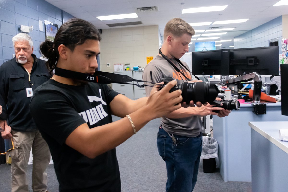 HunterKfptc's tweet photo. Filming The different classes at Florida Panhandle Technical College || #FPTC #PHOTOGRAPHY #videography #behindthescenes #welding #canon https://t.co/AxSwW3Gj8v