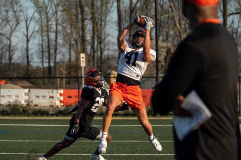 👀 📸 🏈! @connorhulstein making plays downfield! #TheTitans