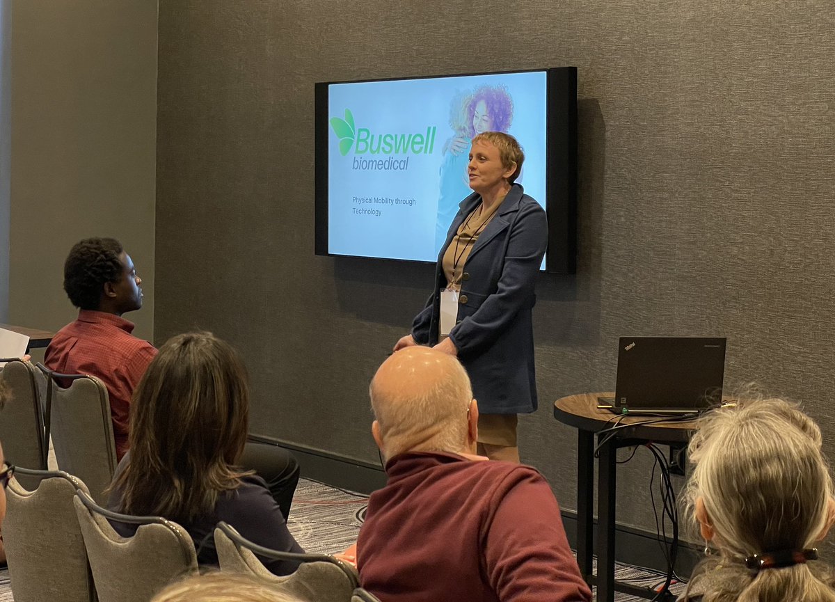 InvestMidwest's tweet image. The pitches continue as we hear from pros in #MedTech, #AgTech, and #DataTech.