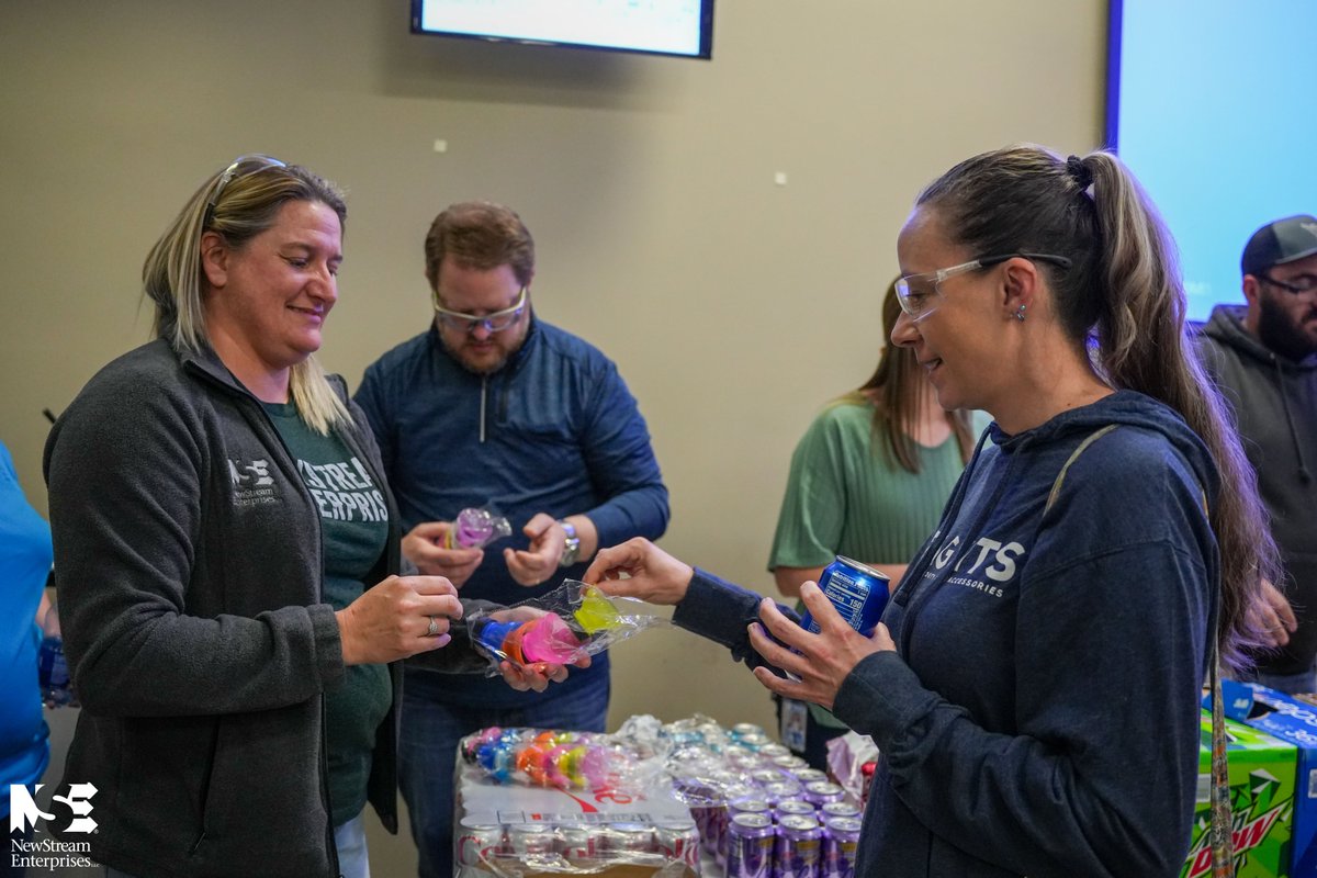 NewStream3PL's tweet photo. Happy #RemanDay2023! year, in honor of #RemanDay our #employeeowners received safety lids for aluminum cans as a reminder to recycle their cans after enjoying a cold beverage and as a way to keep liquids safe during the #remanufacturing process!
https://t.co/yHQkl5GkhB https://t.co/gXPSdQS6cu