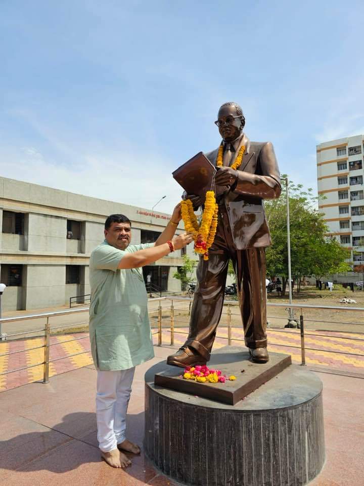 kamlesh_mirani's tweet photo. ડો. બાબાસાહેબ આંબેડકરની જન્મજયંતી નિમિત્તે એમ.જી. હોસ્ટેલ ખાતે યોજાયેલ રક્તદાન કેમ્પમાં હાજરી આપી હતી.
#drbabasahebambedkarjayanti #MGHostel #Kamleshmirani #Rajkot #BloodDonationCamp https://t.co/zYHh0jFuXC