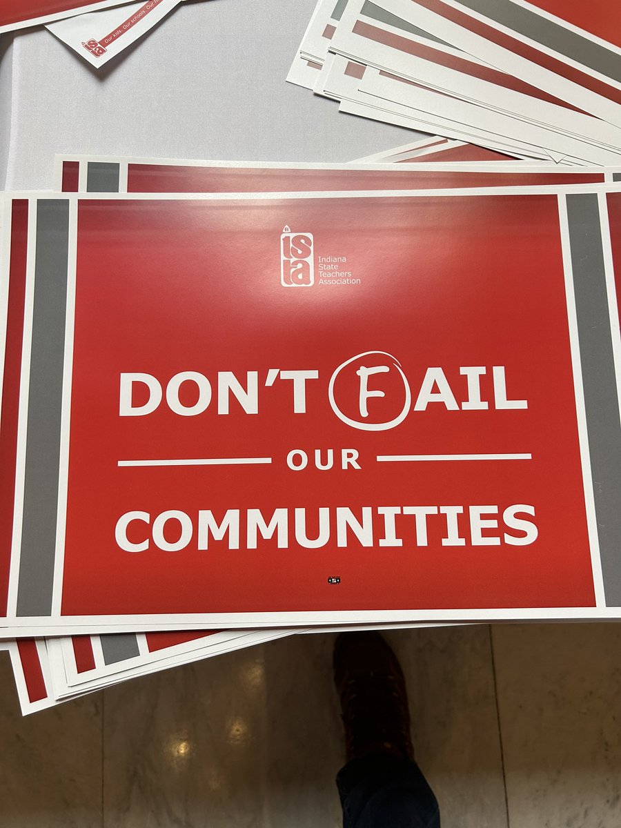 INAFLCIO's tweet photo. At the Statehouse today to support our teachers across the state of Indiana! 

#RedforEd 
@ISTAmembers 
@AFTIndiana https://t.co/mw810PFNiY
