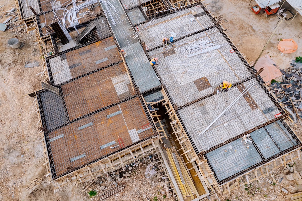 FumbaTown's tweet photo. Rising to new heights: a glimpse of the future home #MwanganiApartment
For inquiries drop us a line at sales@fumba.town or visit: https://t.co/mLRbXxywOG
#FumbaTown #Contractor #BuildingMaterial #Construction #BuiltToLast #ConstructionWork #VolksHouse #Timber #FieldWorks https://t.co/WfhSiK31wx