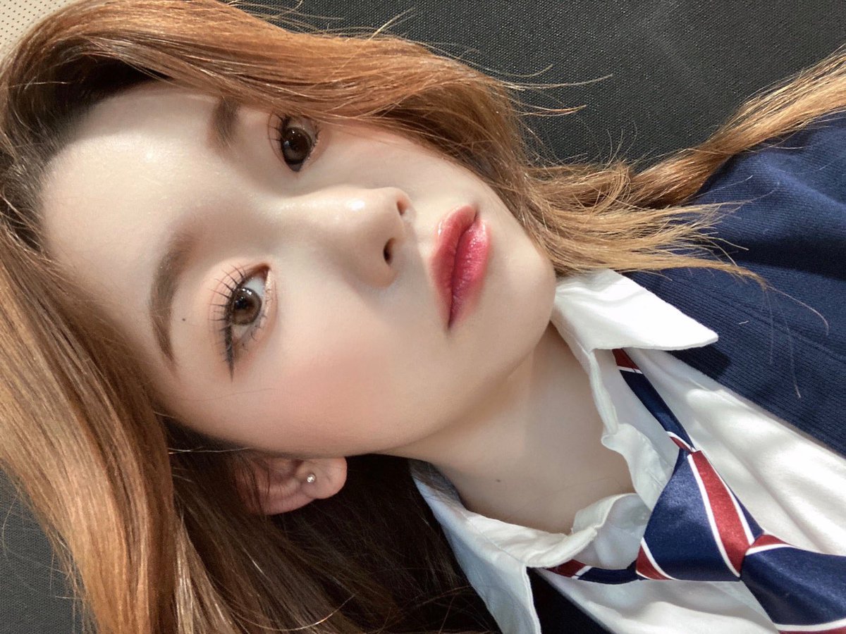 🧎🏻‍♀️