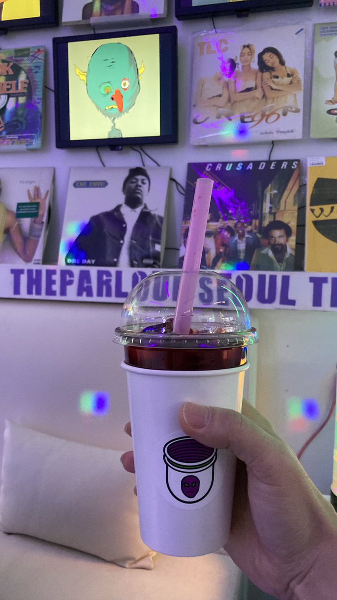 lotrichvault's tweet photo. I Love @TheParlourKr #CherryCoke 🍒🥤

#cocacola https://t.co/x9SJpbt7xE