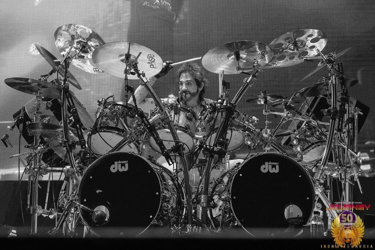 DeenTheDrummer's tweet photo. BOISE, ID! Pumped to be bringing the thunder and energy to your great city tonight! Let's rock!! ๐ค๐ป๐ฅ๐ฅ
#Journey50thAnniversaryTour #BoiseROCKS #DeenCastronovo #TeamDeeno
๐ท @ironmikesavoia https://t.co/jv2wVOvEY5