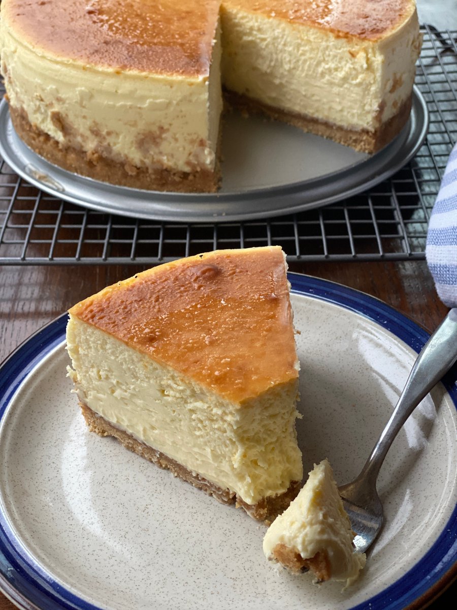 thekitchn's tweet photo. "Perhaps the best cheesecake I’ve ever tasted."  https://t.co/FoaxzsKfTT https://t.co/OBzsQPuMXg