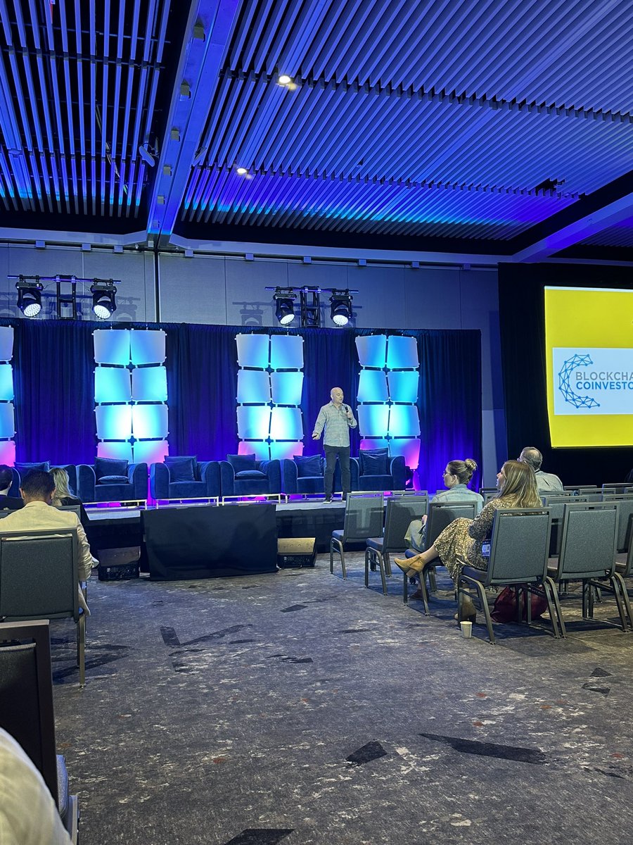 Crypto community godfather <a href="/loukerner/">Lou Kerner 🇮🇱🇺🇦</a> talking at #NFTNYC2023 about rethinking human coordination and #community @CryptoOracleDAO #LFG !