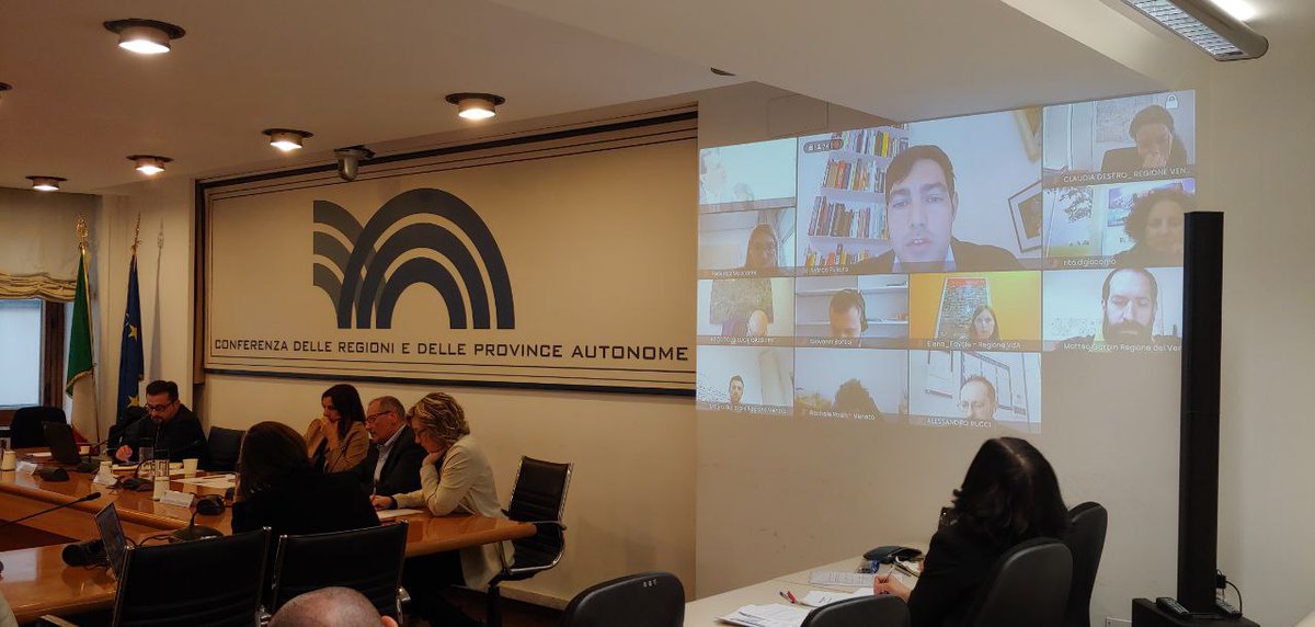 regioni_it's tweet image. 🇪🇺 Oggi il terzo appuntamento con la #FormazioneEuCinsedo nel quale sono stati approfonditi i principi fondamentali delle istituzioni europee con Federico Casolari, @CostCondorelli e @MarcoaFusaro.   

📆 Prossimo appuntamento per venerdì 5 maggio.