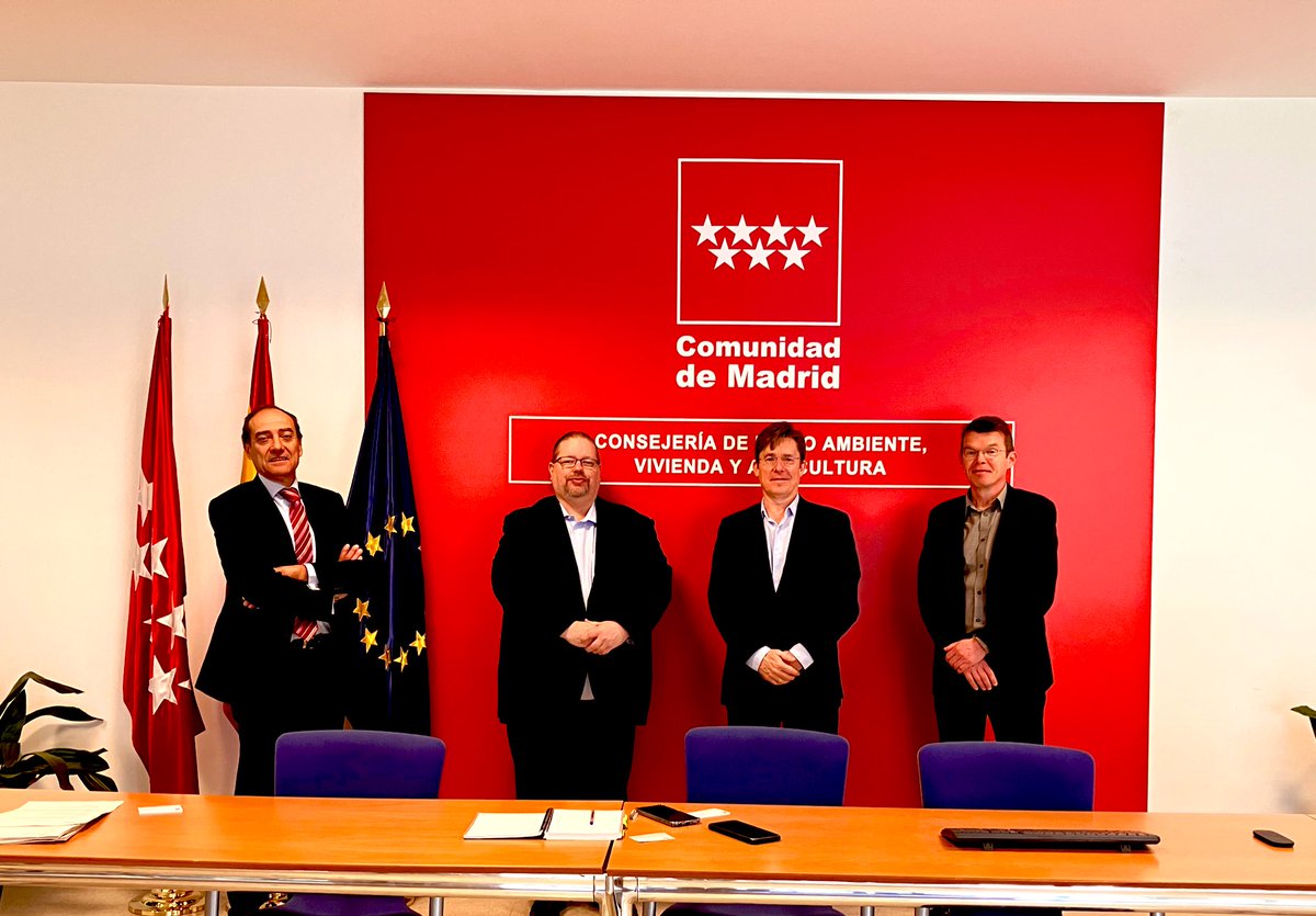 morenocasas's tweet photo. Reunión con #Inseltrade 🇫🇮en el marco del #InnoLab de soluciones urbanas @viviendaCMadrid @madrid_wcc #GemeloDigital 3D semántico con sensorizacion y seguimiento desde la #sostenibilidad de las funcionalidades de uso de #energía y #agua y de #movilidad en #MadridNuevoNorte 🇪🇸🇪🇺 https://t.co/h6adH9jP52