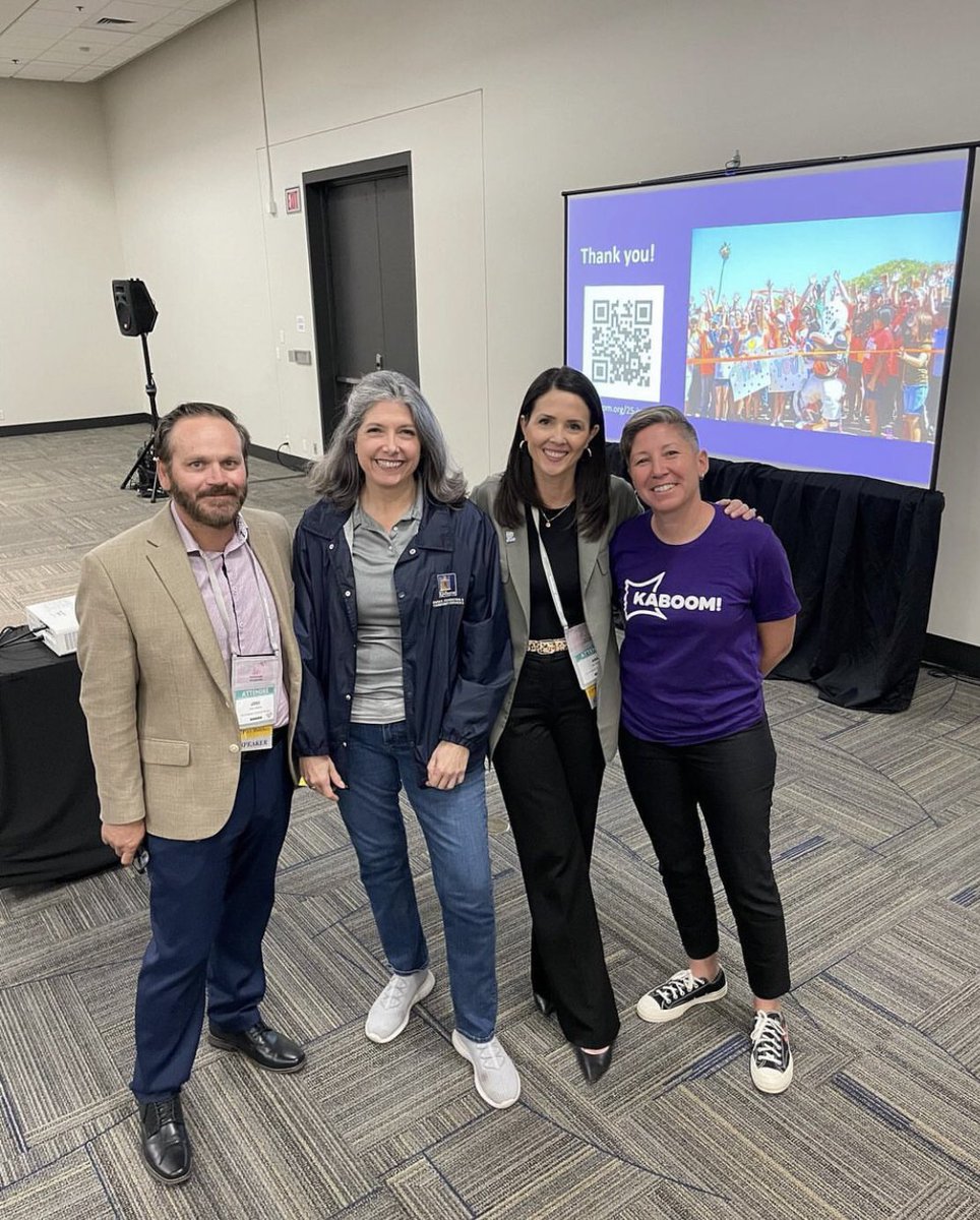 jen de melo tweet media