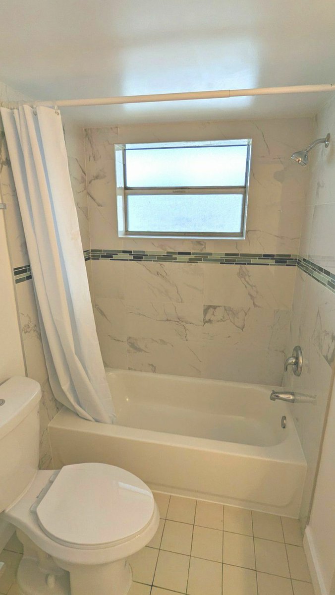 David_Sells_Mia's tweet photo. ☀️🌴 RENOVATED IN MIAMI 🌴☀️
HUGE 1 Bed 1.5 Bath CONDO
1,036 sq ft + Parking + Swimming Pool
* PET FREINDLY *
🚩 FOR RENT $2,125 / MONTH
#daviderrante #davidsellsmiami #miami #ives #jadewind #miamirealtor #miamirealestate
https://t.co/ZlEnlbHXlW https://t.co/rQrAEOSyfz