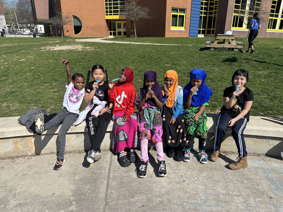 Dr. Weeks 3rd Grade tweet media