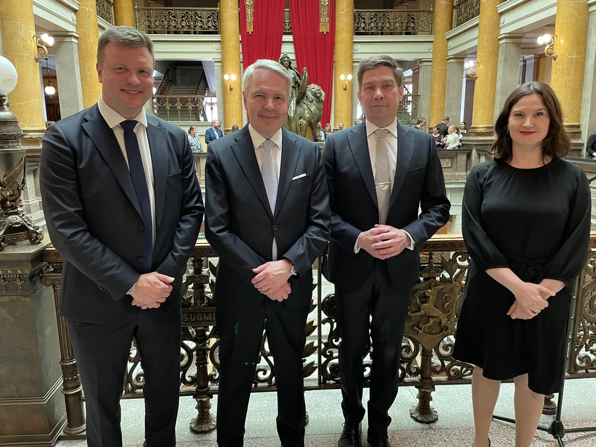 A part of our post-election transition: ☕️ with 🇫🇮 MFA staff to thank our ministers for their hard work 2019-2023. It has been such a great team. Warm thanks and appreciation to <a href="/Haavisto/">Pekka Haavisto</a> <a href="/VilleSkinnari/">Ville Skinnari</a> <a href="/ThomasBlomqvis7/">Thomas Blomqvist</a> <a href="/sumuvuori/">N. Johanna Sumuvuori</a>. NATO membership is a nice way to finish.