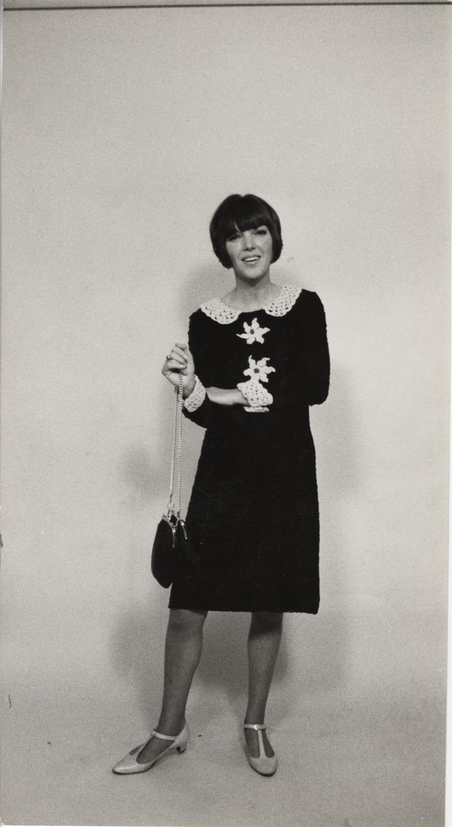 Fashion_Museum's tweet photo. A sad day today with the news of the passing of Mary Quant. A towering figure in British dress history, her name defined the look of a generation. RIP Dame Mary Quant (1930-2023).

Photograph by Shahrokh Hatami 
Ernestine Carter Archive, Fashion Museum Bath https://t.co/LNr2Z9DYmk