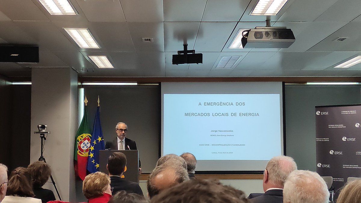 Sessão ConvERSE dedicada à descentralização e à flexibilidade local nas redes de energia, com painéis de luxo e boas discussões. Os parabéns a toda a organização! #energy #flexibility #decarbonisation