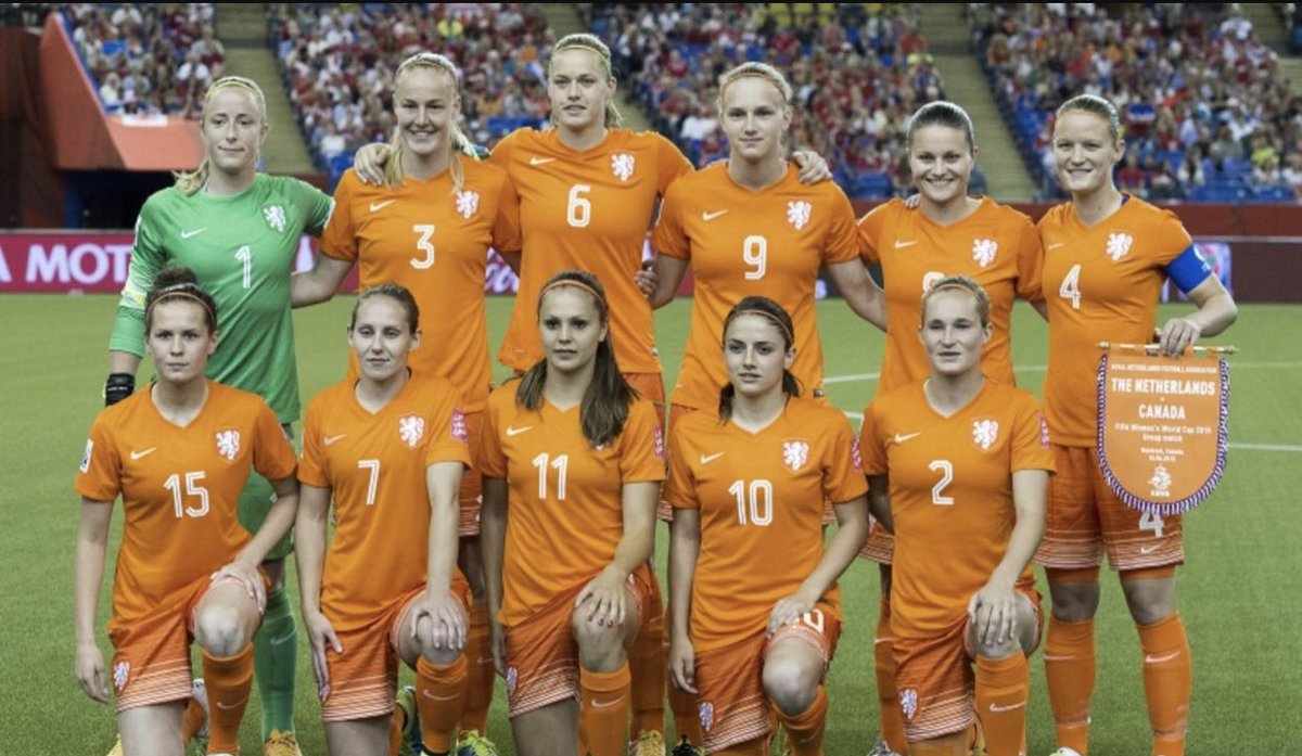 Laten we allemaal achter onze Oranje Leeuwinnen staan en ze aanmoedigen tijdens het WK. Ik geloof in ze en ik weet zeker dat ze ons trots zullen maken. 

#Oranjeleeuwinnen #WK @Anoukhoogendijk #Vrouwenvoetbal #Leeuwwinnen