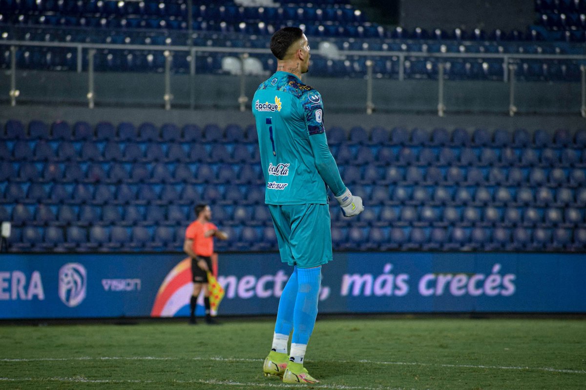 SpLuquenOficial's tweet photo. 🧤 ¡Vamos, Gonzalo! 🇺🇾💪 https://t.co/vIlZ572fIM