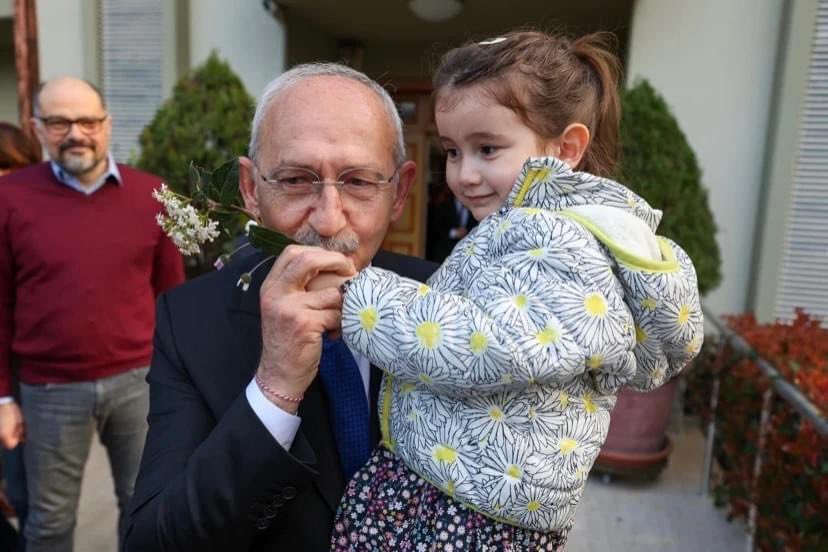 anilyesillchp's tweet photo. Hiç bir çocuk yatağa aç girmeyecek.
#BayKemalSözündenDönmeyecek https://t.co/wZgce7PEBp