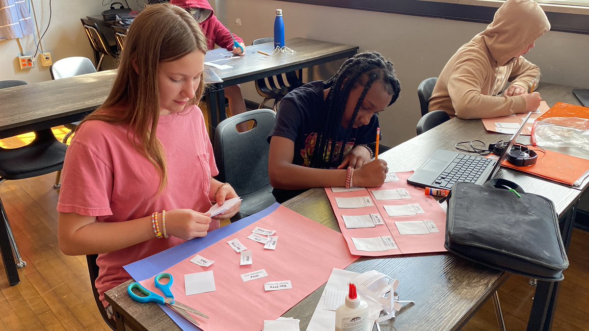 Lara Brunk tweet media