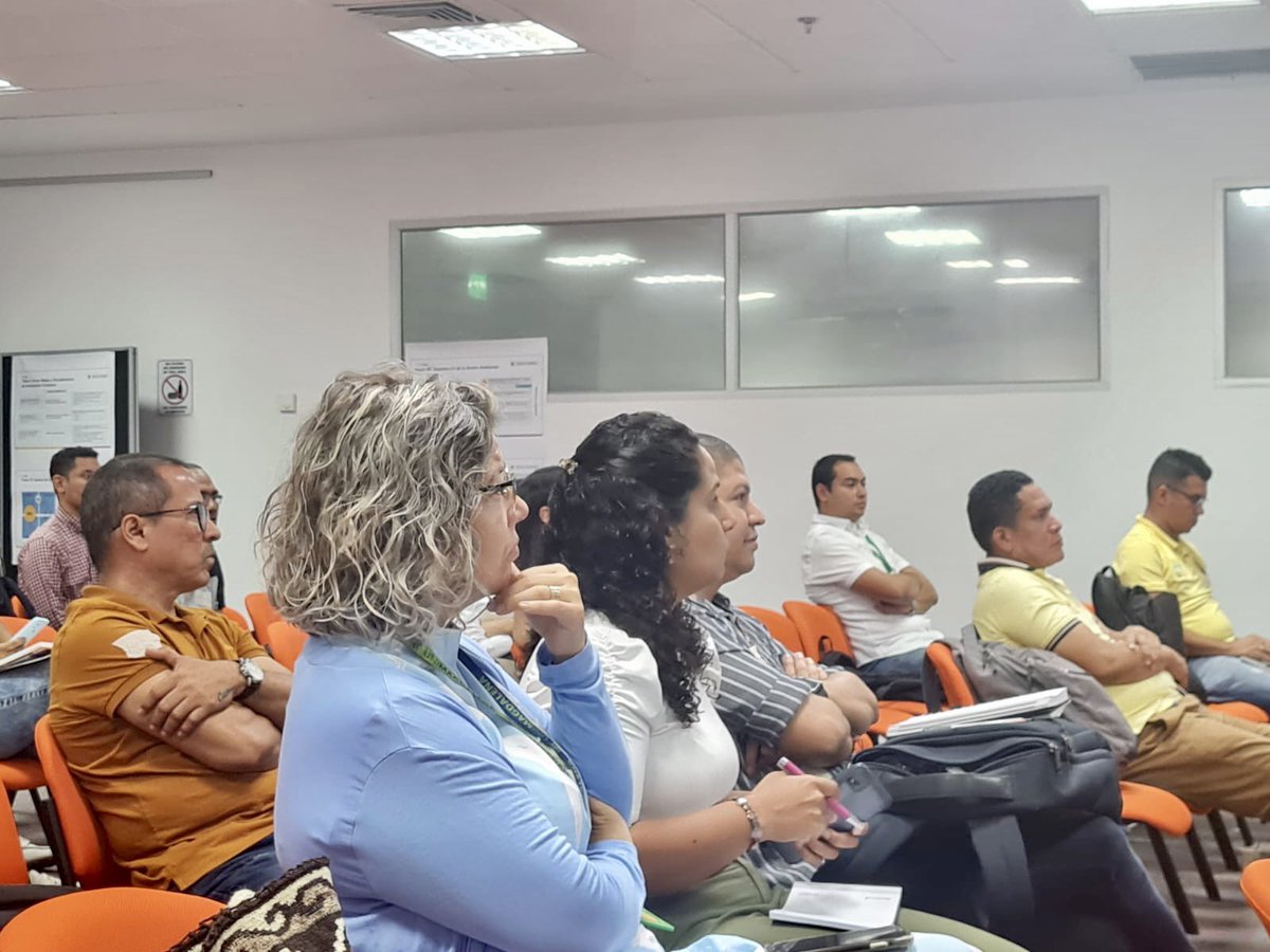 MinAmbienteCo's tweet photo. ¡Comienzan en Santa Marta los #DiálogosSINA para socializar el Proyecto de Modernización al Sistema Nacional Ambiental‼️ 

Se abren las puertas a estos espacios de construcción colectiva con diferentes actores en las regiones del país 🇨🇴. https://t.co/ReemZc61WQ